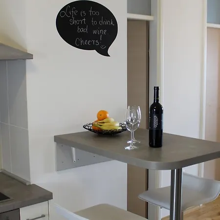 Apartment Xxxl Makarska