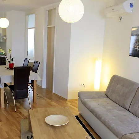 Apartment Xxxl *